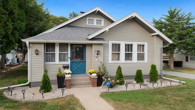 $128,500 | 436 West Garfield Street, Freeport, IL 61032