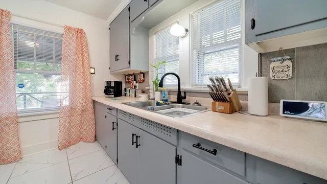 $128,500 | 436 West Garfield Street, Freeport, IL 61032