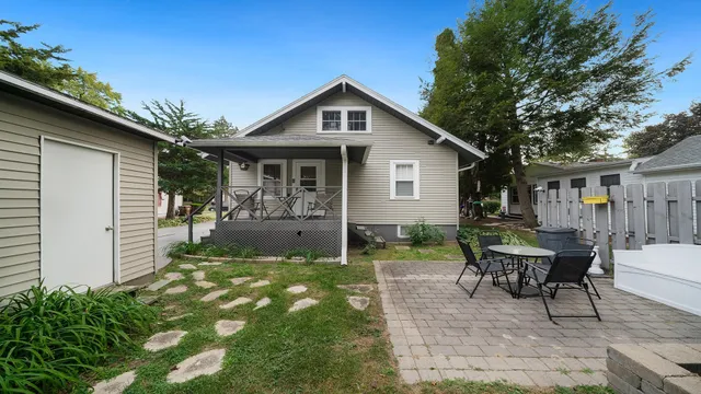 $128,500 | 436 West Garfield Street, Freeport, IL 61032