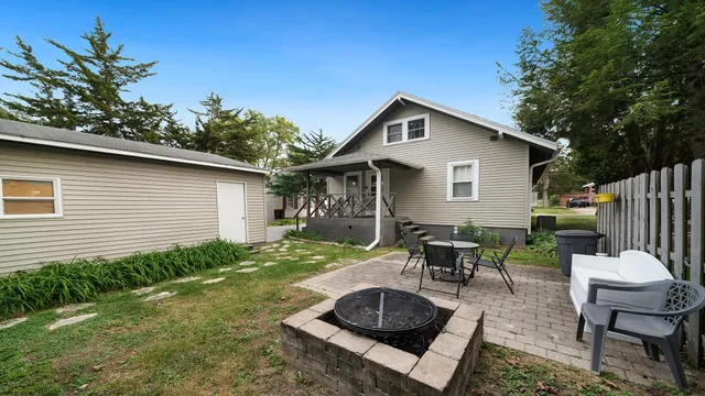 $128,500 | 436 West Garfield Street, Freeport, IL 61032