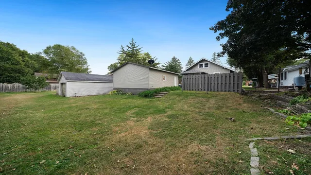 $128,500 | 436 West Garfield Street, Freeport, IL 61032