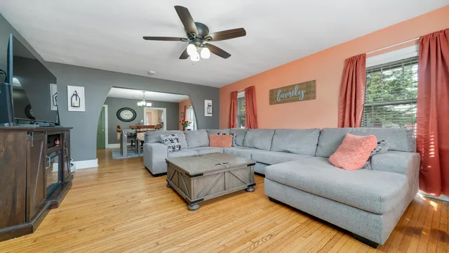 $128,500 | 436 West Garfield Street, Freeport, IL 61032