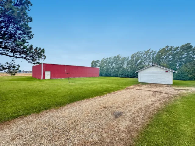 $250,000 | 893 150th Avenue, Slayton, MN 56172