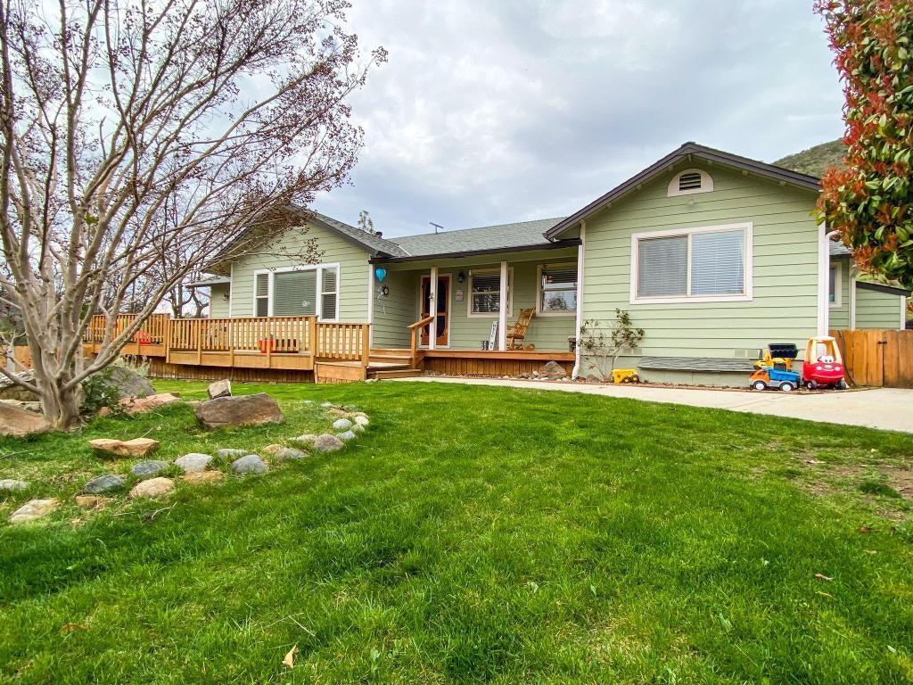 9701 Cram Gulch Road Yreka, CA 96097 - Photo 2 of 44 Gallery Image 2