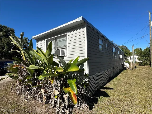 $895 | 7849 Suncoast Drive, North Fort Myers, FL 33917