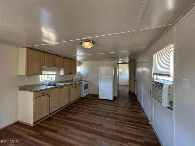 $895 | 7849 Suncoast Drive, North Fort Myers, FL 33917