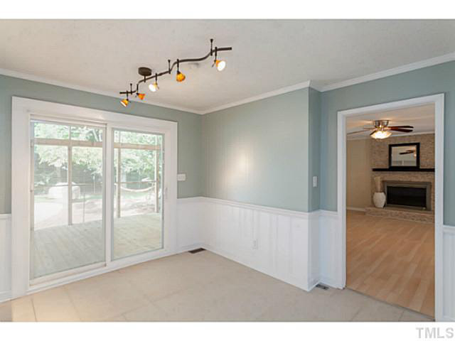 8504 East Lake Court Raleigh, NC 27613 - Photo 10 of 25 Breakfast Area