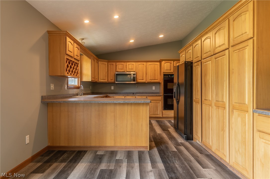5604 Reef Road Mentor, OH 44060 - Photo 8 of 24