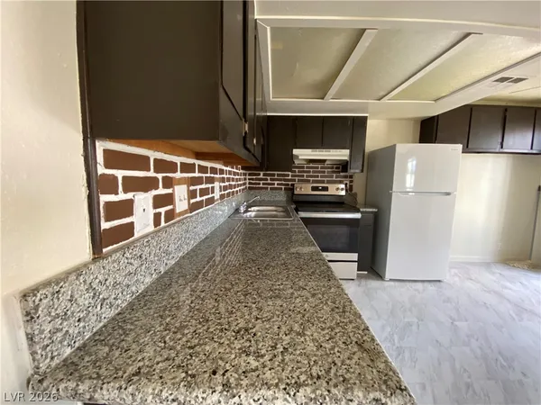 $1,000 | 4300 North Lamont Street, Unit 260, Las Vegas, NV 89115