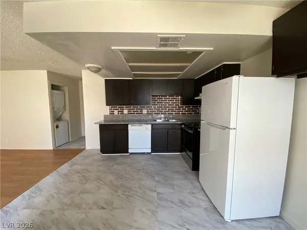 $1,000 | 4300 North Lamont Street, Unit 260, Las Vegas, NV 89115