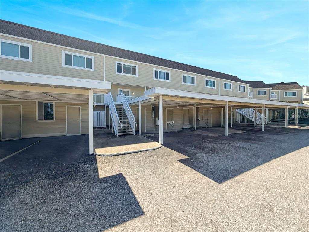 433 Paula Drive South, Unit 23 Dunedin, FL 34698 - Photo 4 of 56