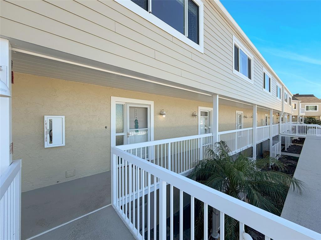 433 Paula Drive South, Unit 23 Dunedin, FL 34698 - Photo 5 of 56