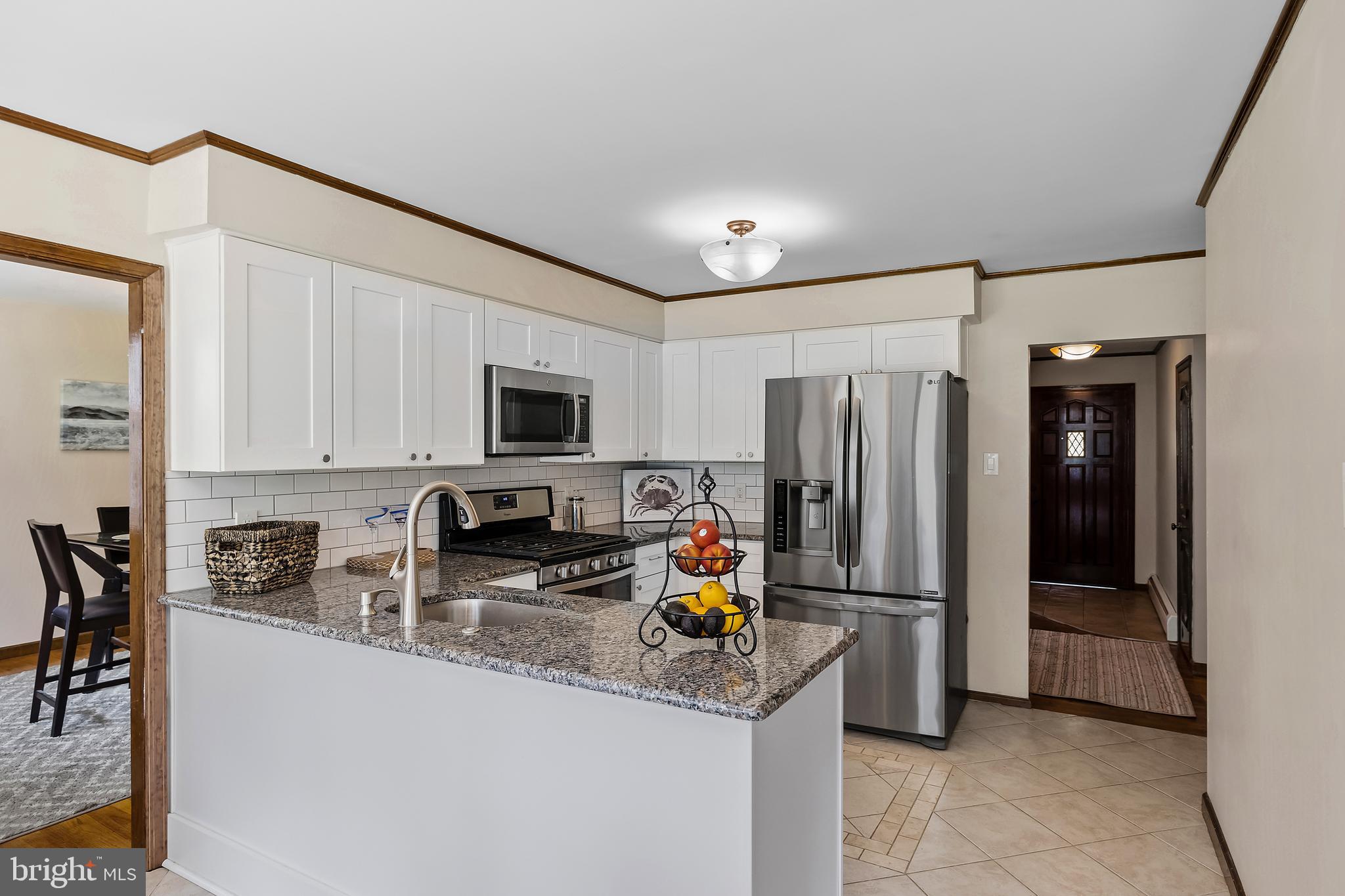 77 Taunton Road Medford, NJ 08055 - Photo 6 of 28 BRAND NEW UPDATED KITCHEN!
