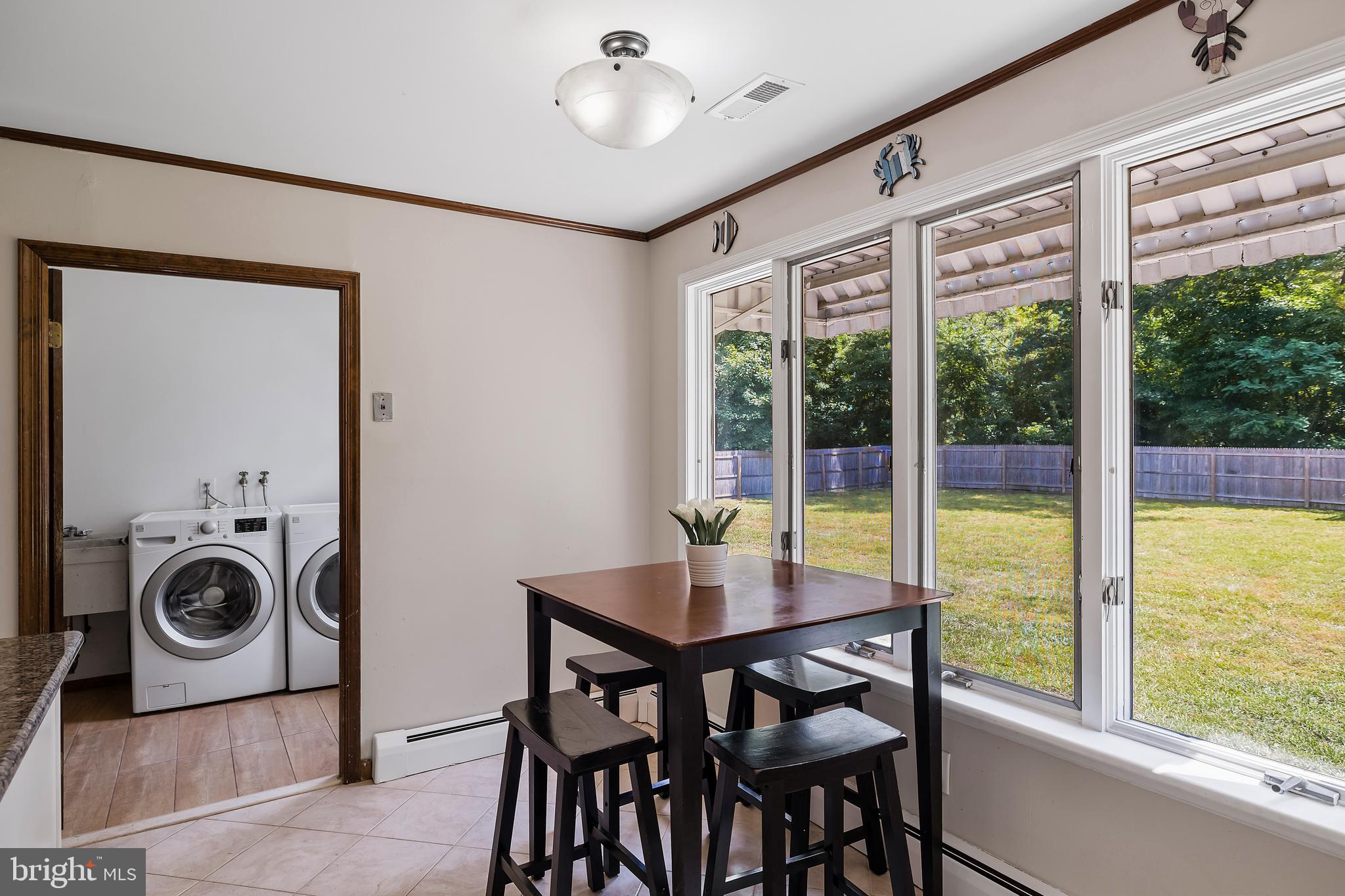 77 Taunton Road Medford, NJ 08055 - Photo 9 of 28 Kitchen eating area