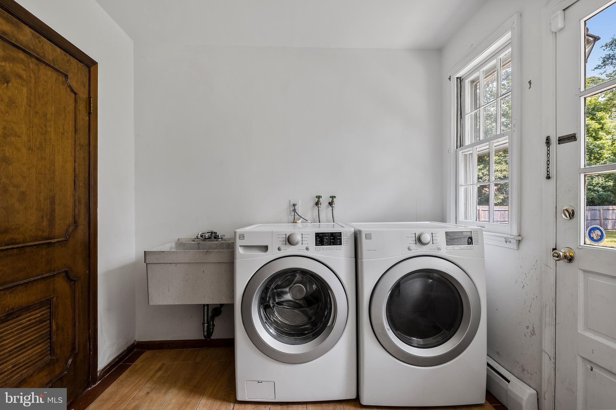 77 Taunton Road Medford, NJ 08055 - Photo 10 of 28 Laundry with door to back yard/patio
