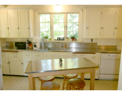 59 Woodleigh Road Dedham, MA 02026 - Photo 3 of 8 Gallery Image 3