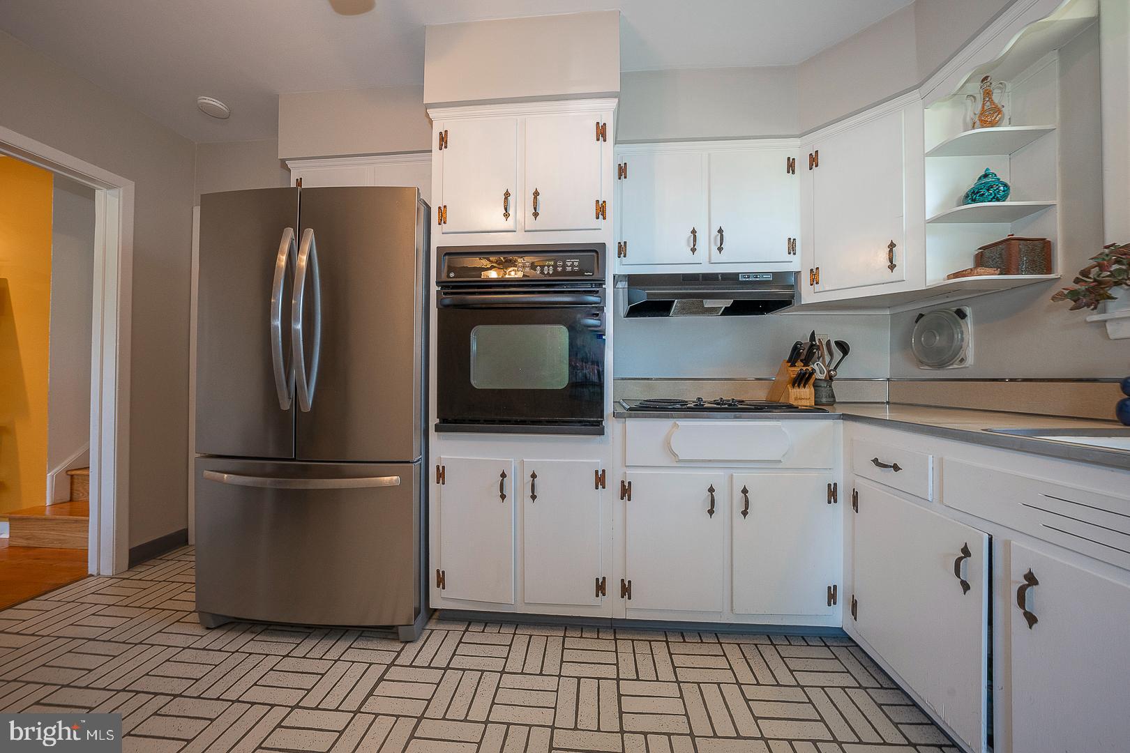 1728 Green Valley Road Havertown, PA 19083 - Photo 19 of 63
