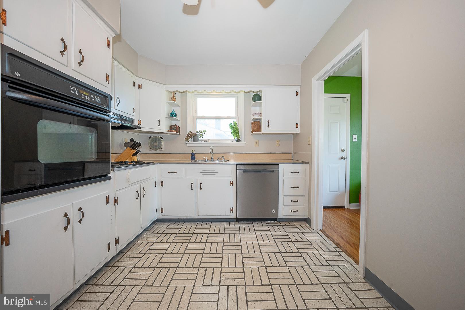 1728 Green Valley Road Havertown, PA 19083 - Photo 20 of 63