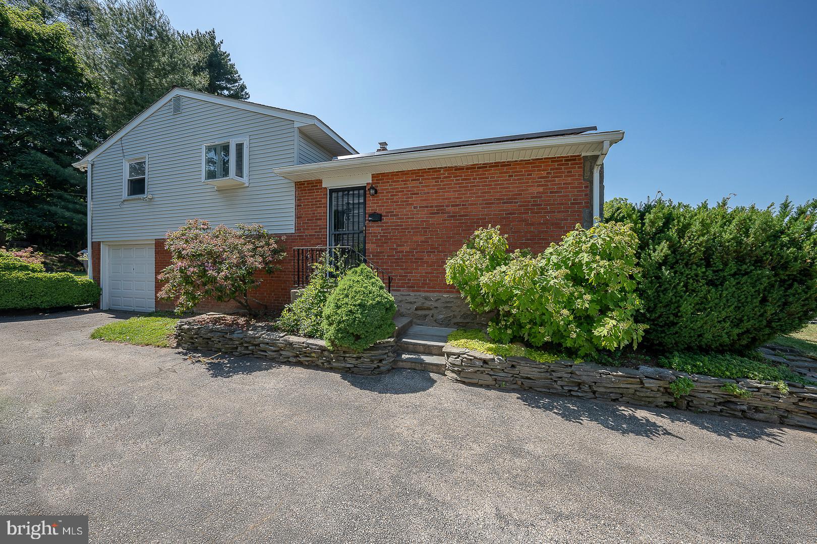 1728 Green Valley Road Havertown, PA 19083 - Photo 3 of 63