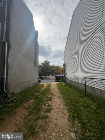 $90,000 | 86 Pennington Avenue, Trenton, NJ 08618