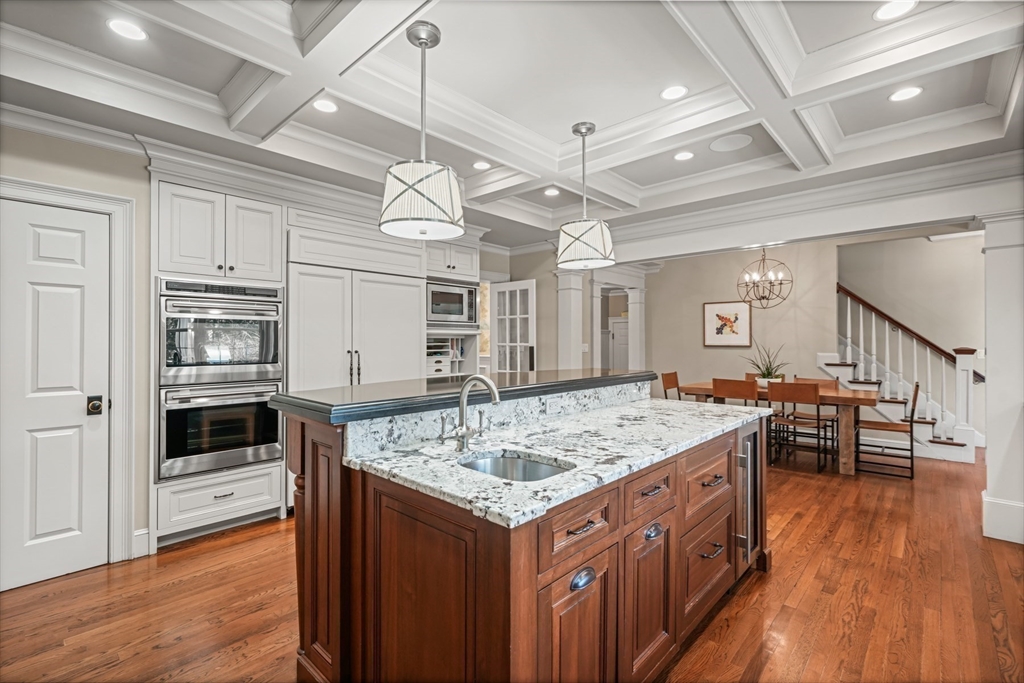 10 Taylor Road Wellesley, MA 02481 - Photo 11 of 42