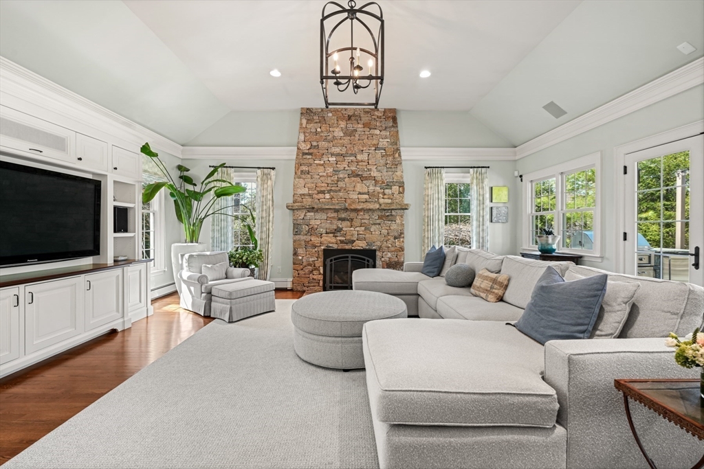 10 Taylor Road Wellesley, MA 02481 - Photo 13 of 42