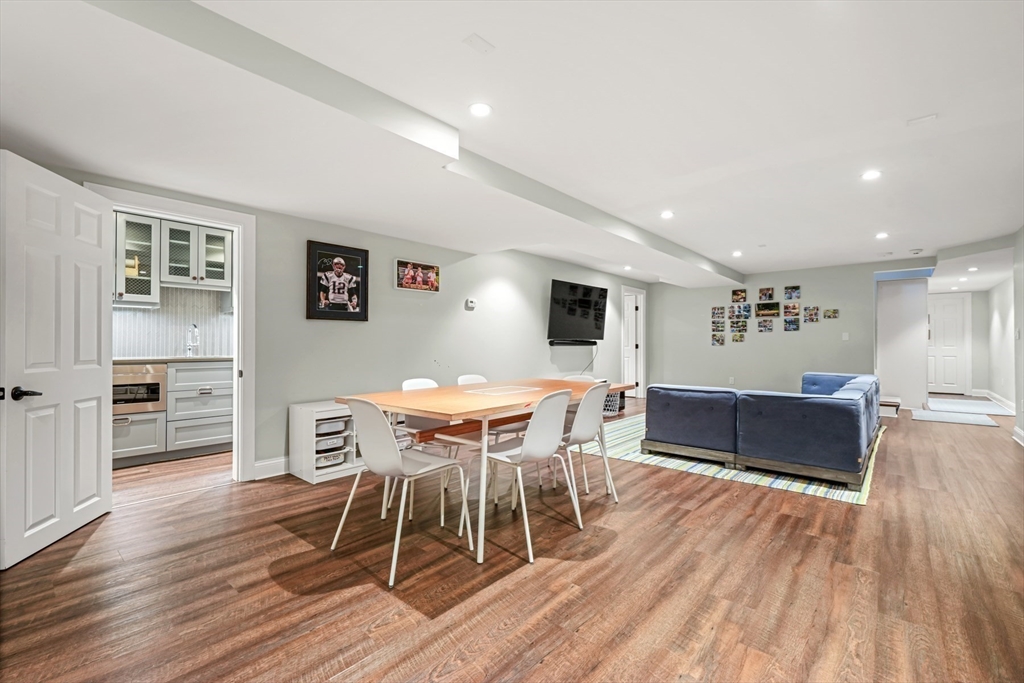 10 Taylor Road Wellesley, MA 02481 - Photo 32 of 42