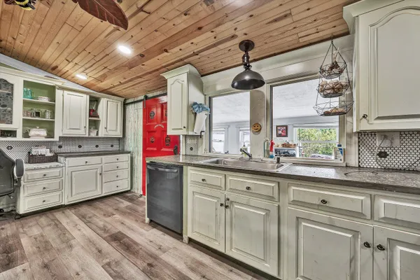 $299,500 | 3913 Saul Lane, Roanoke, VA 24014