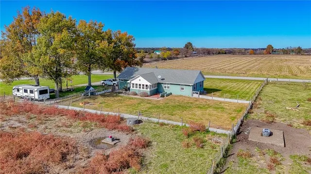$1,500,000 | 690 Southwest 58th Highway, Centerview, MO 64019
