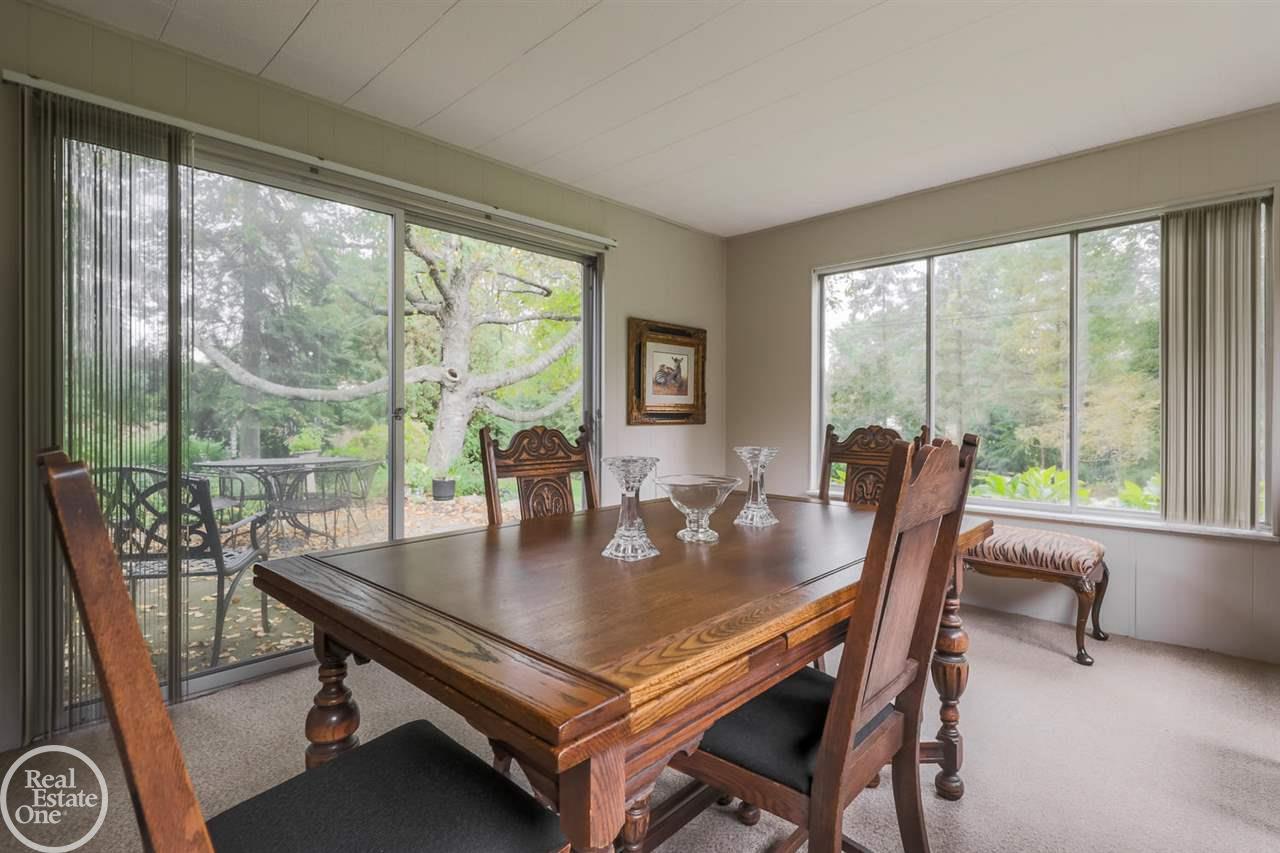 5517 Commerce Road West Bloomfield, MI 48324 - Photo 30 of 33 31363233-29.JPG