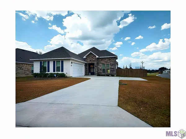 $418,000 | 33514 Tenor Drive, Denham Springs, LA 70706