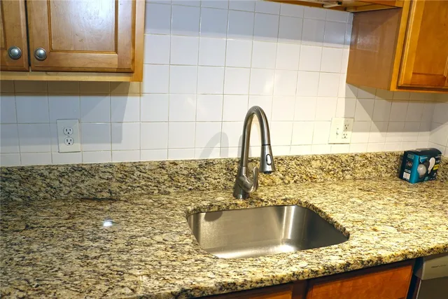 $1,350 | 50 Carnation Street, Unit B6, Pawtucket, RI 02860