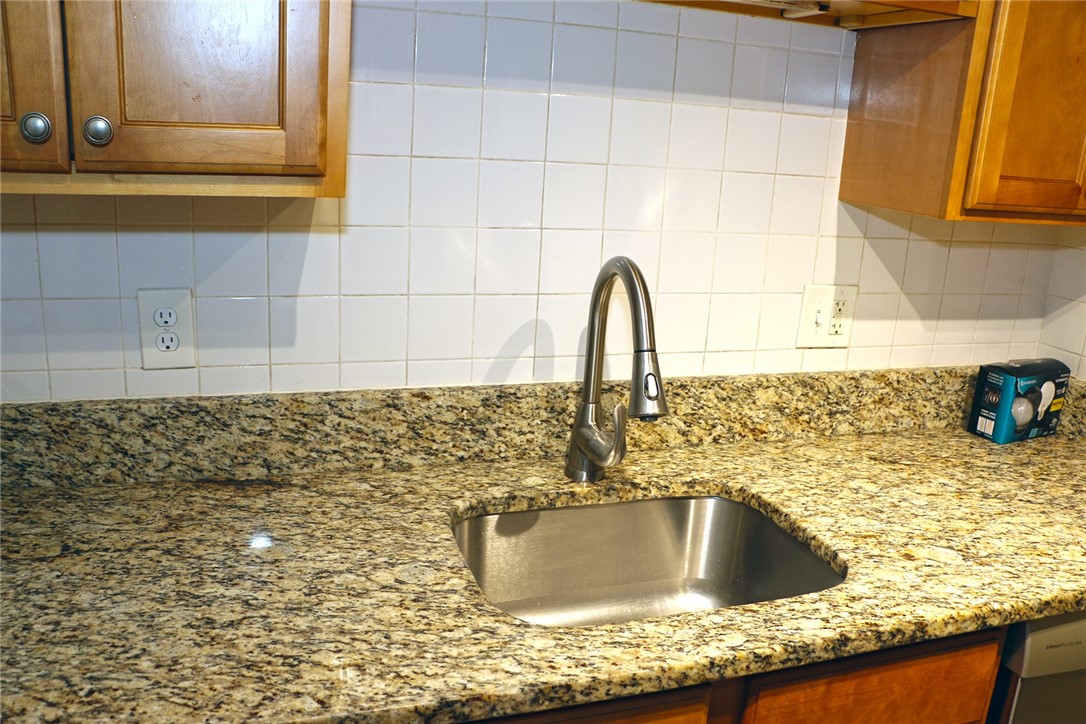 50 Carnation Street, Unit B6 Pawtucket, RI 02860 - Photo 11 of 24