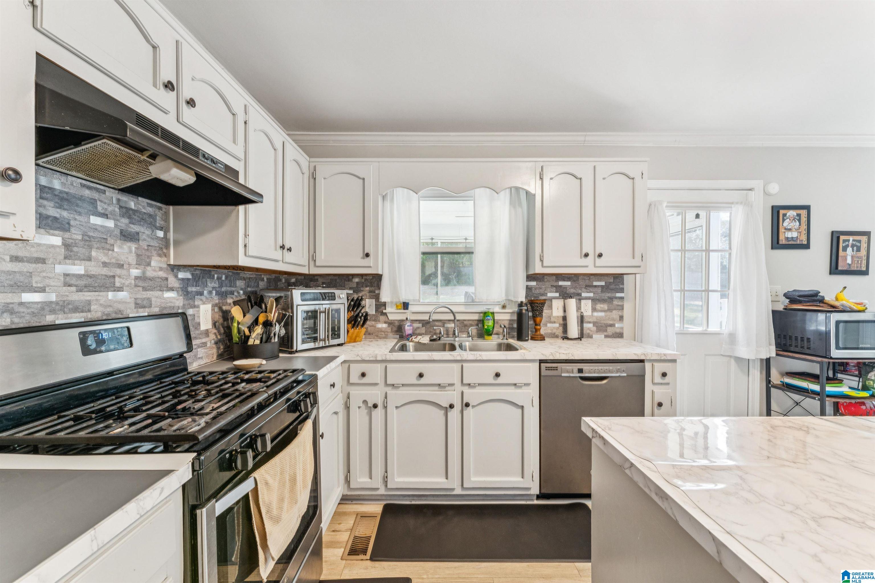 404 Russet Hollow Road Birmingham, AL 35244 - Photo 6 of 24