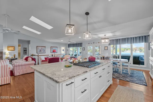 $1,175,000 | 122 Clay Circle, West End, NC 27376