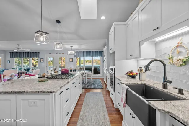 $1,175,000 | 122 Clay Circle, West End, NC 27376