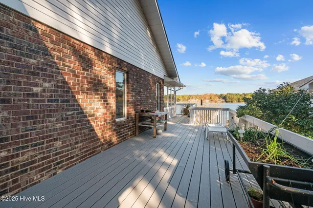 $1,175,000 | 122 Clay Circle, West End, NC 27376