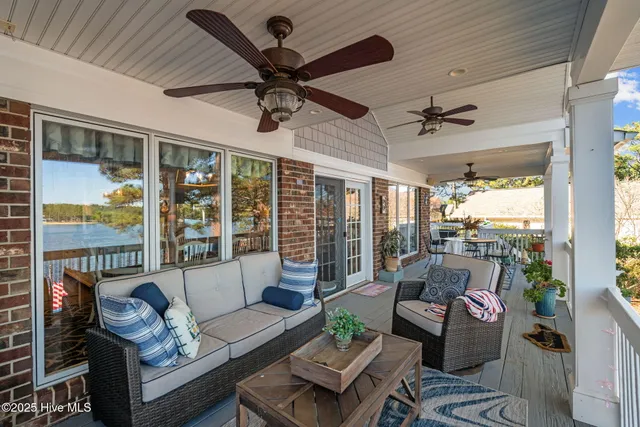 $1,175,000 | 122 Clay Circle, West End, NC 27376