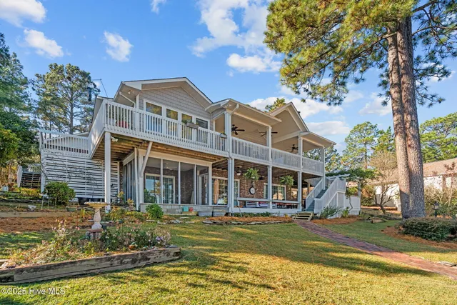 $1,175,000 | 122 Clay Circle, West End, NC 27376