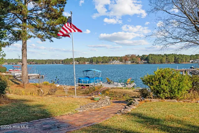 $1,175,000 | 122 Clay Circle, West End, NC 27376