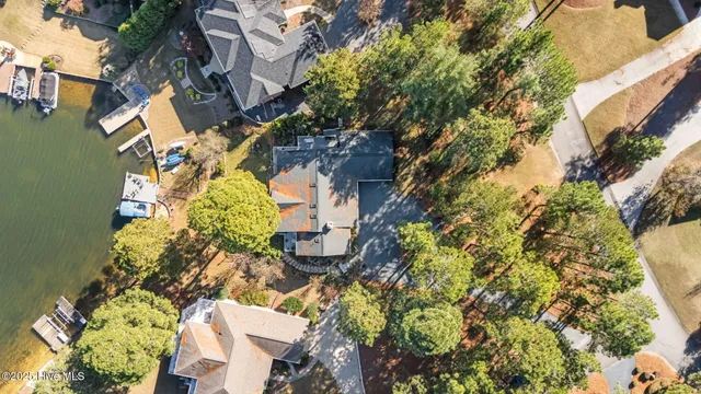 $1,175,000 | 122 Clay Circle, West End, NC 27376