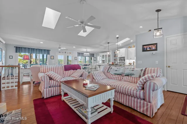 $1,175,000 | 122 Clay Circle, West End, NC 27376