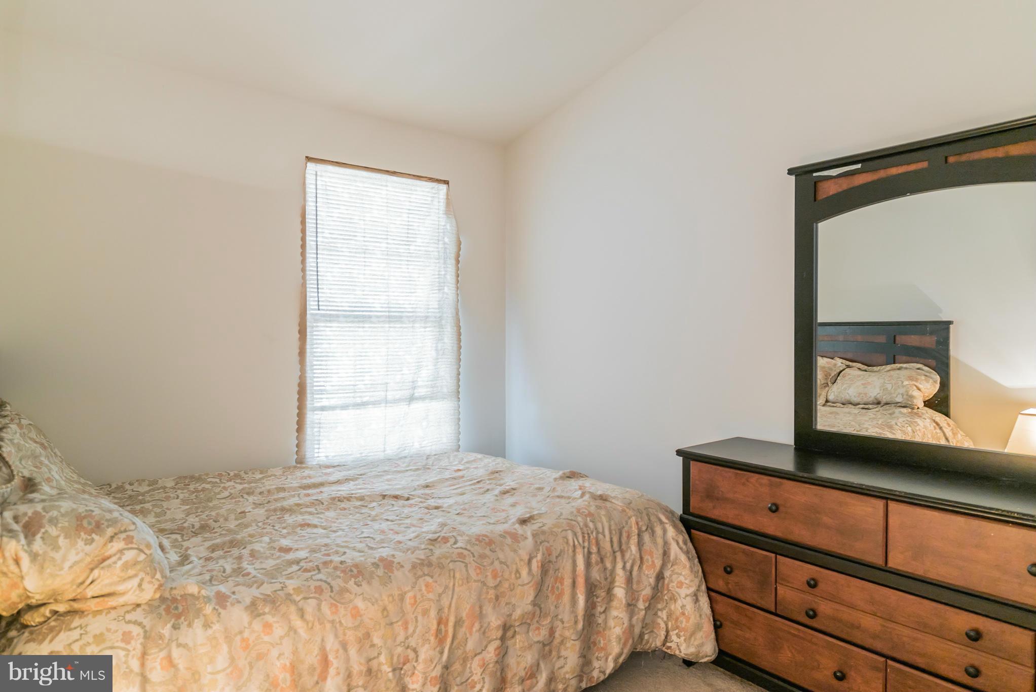 25442 South Riding Boulevard Chantilly, VA 20152 - Photo 22 of 29 Bedroom