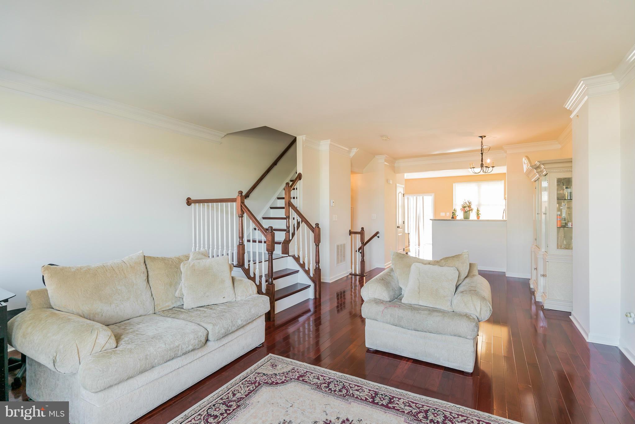 25442 South Riding Boulevard Chantilly, VA 20152 - Photo 8 of 29 Living Room