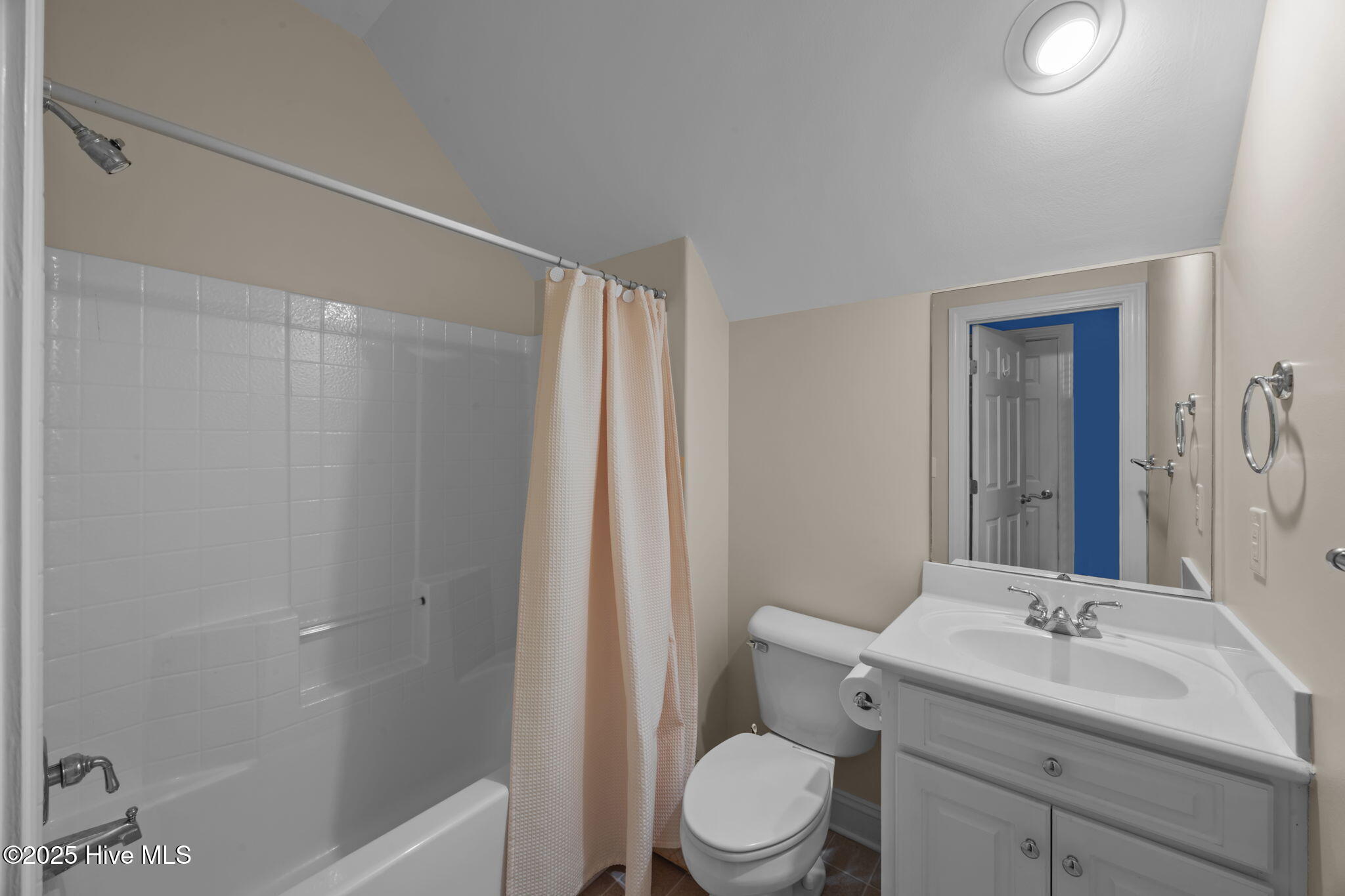 205 Emmen Road New Bern, NC 28562 - Photo 31 of 46 31-web-or-mls-0C0A5650