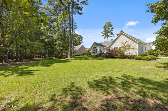 $600,000 | 205 Emmen Road, New Bern, NC 28562