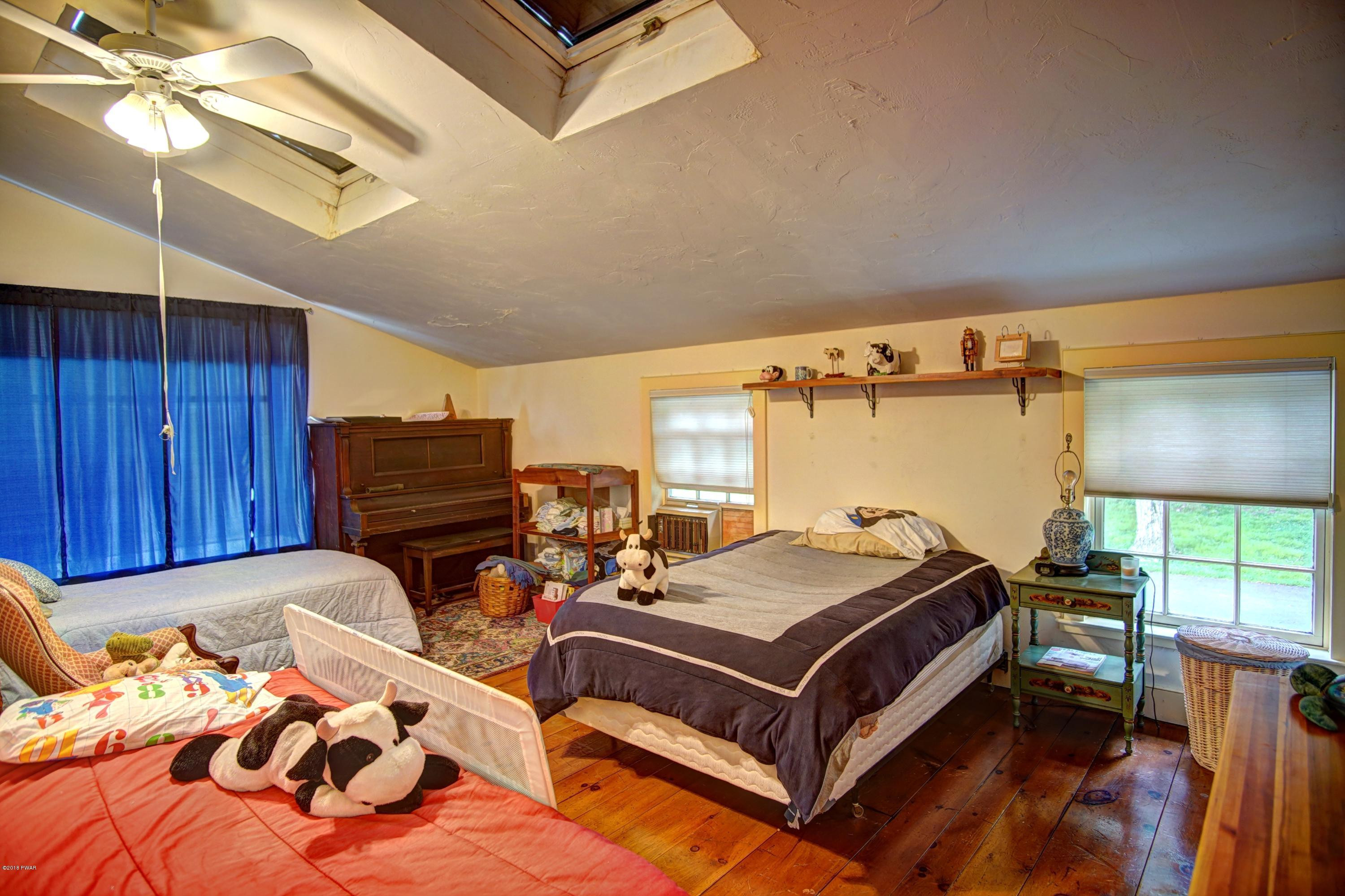 113 Shore Road Tafton, PA 18464 - Photo 29 of 43 Bedroom 4