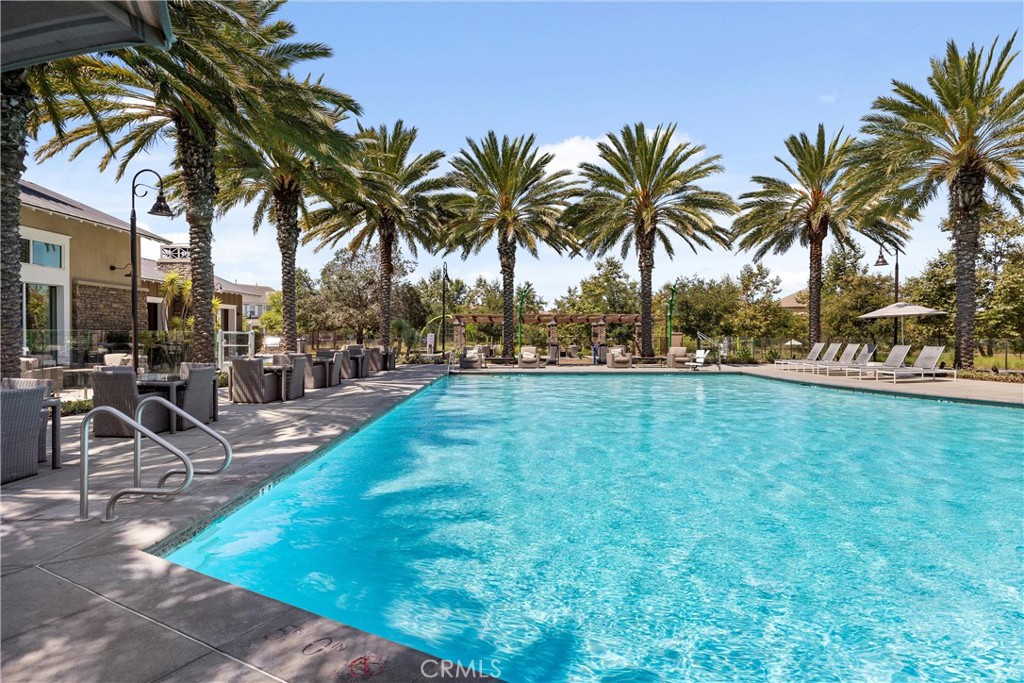 287 Barnes Road Tustin, CA 92782 - Photo 44 of 54 a view of outdoor space with palm trees