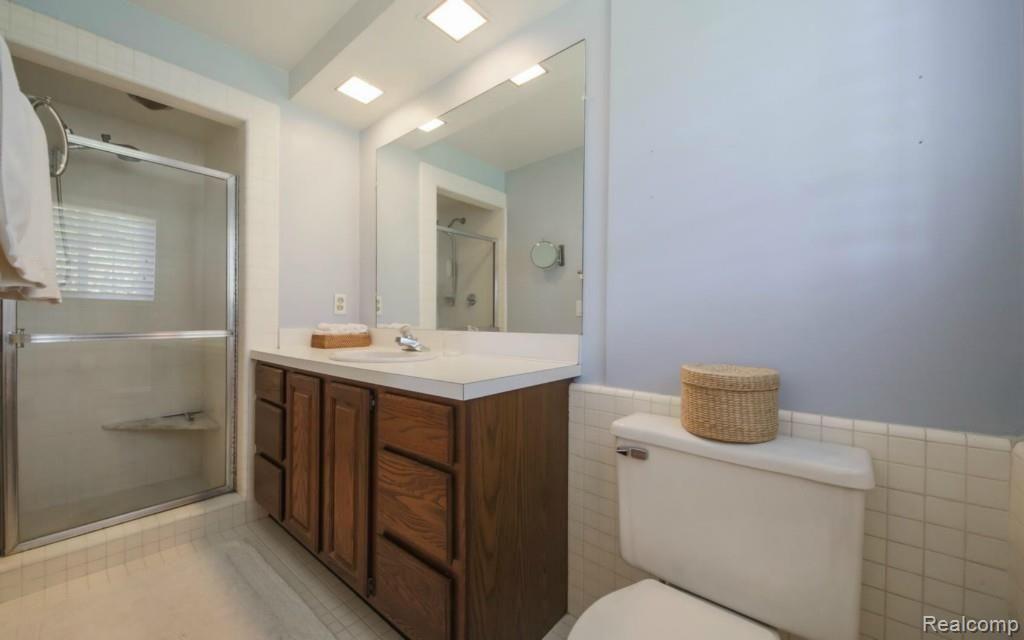636 Cook Road Grosse Pointe Woods, MI 48236 - Photo 28 of 33
