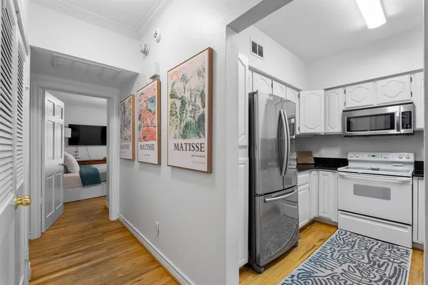 $2,600 | 3208 Cole Avenue, Unit 1111, Dallas, TX 75204